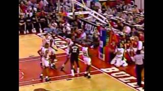Michael Jordan locks down Clyde Drexler 1992 Finals Game 6