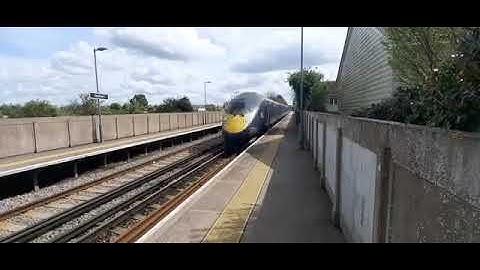 24/8/25 Spring Southeastern High-speed 395 St Pancras International Service Passing Teynham Railway 