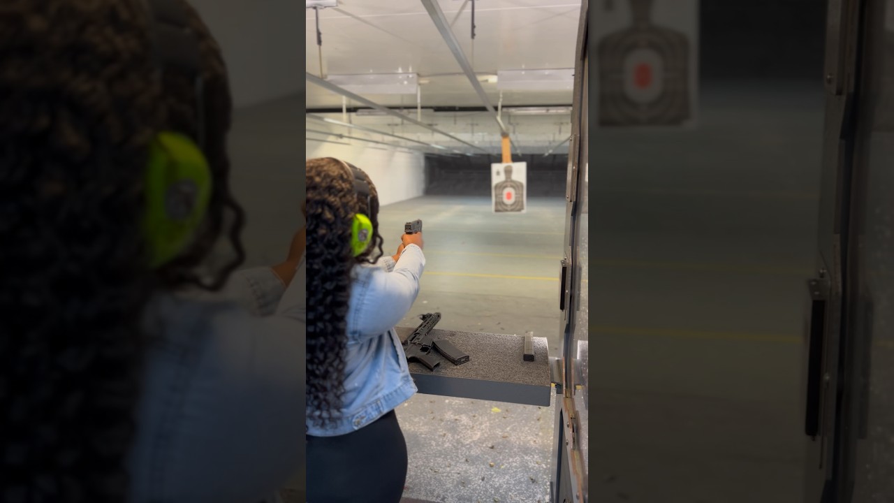 Teaching my girl how to shoot a Glock 26 gen4 🔥🔥