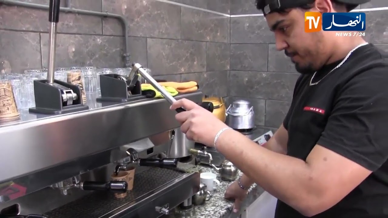 عين تموشنت: زيادة عشوائية في تسعيرة كوب القهوة تثير الإستياء وأصحاب المقاهي يبررون