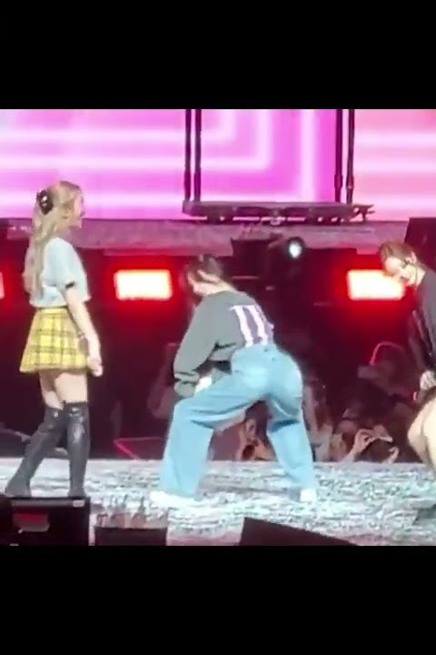 MINA SHAKING ASS TO FIREWORK😳 | TWICE in New York #twice #shorts