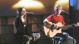 Avril Lavigne - Knocking On Heavens Door (Radio Music Awards 2003)