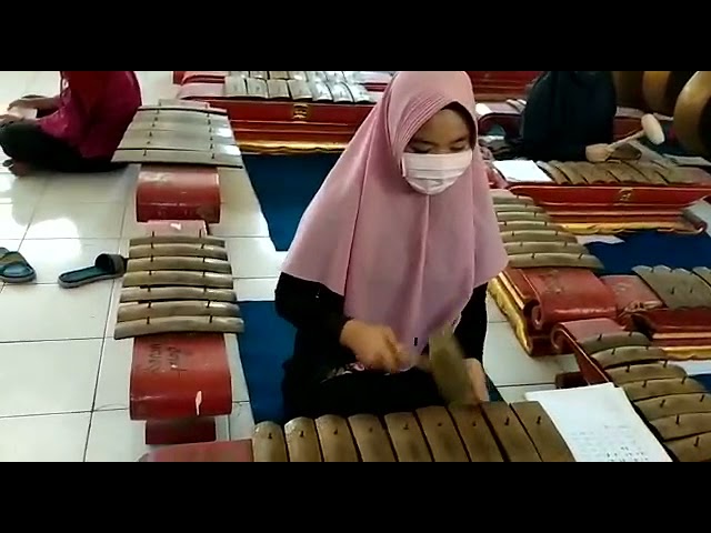 Gamelan Jawa - Warung Pojok sl.9 (Ki Nartosabdho) class=