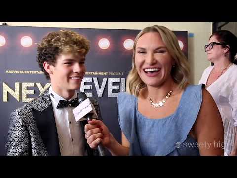 Video: Hayden Summerall Neto vrijednost: Wiki, oženjen, porodica, vjenčanje, plata, braća i sestre