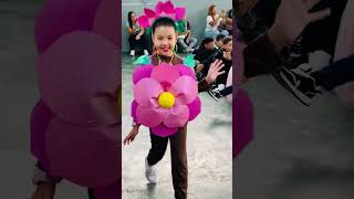 Una hermosa flor en el colegio  ✨💫 #colegio