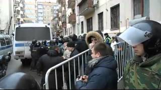 #БолотноеДело В Москве у Замоскворецкого суда задержаны около 200 граждан.