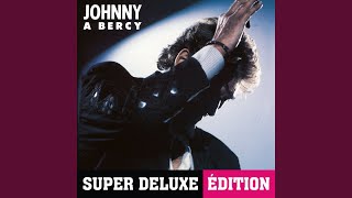 Video thumbnail of "Johnny Hallyday - Pendue à mon cou (Live)"