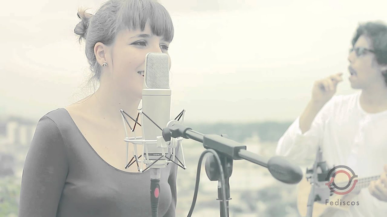 Guarda Frances "You Make Me Feel The Moon" ( En vivo desde Lomas de Urdesa) su YouTube Guarda Frances "You Make Me Feel The Moon" ( En vivo desde Lomas de Urdesa) su YouTube