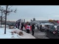 Crowd gathers to cheer on trucker convoy in GTA