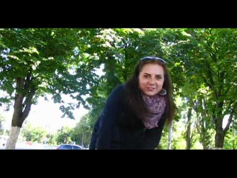 Video: Tinklaraštininkė Iš Kijevo įvardijo Savo Didžiulių Skruostikaulių Kainą