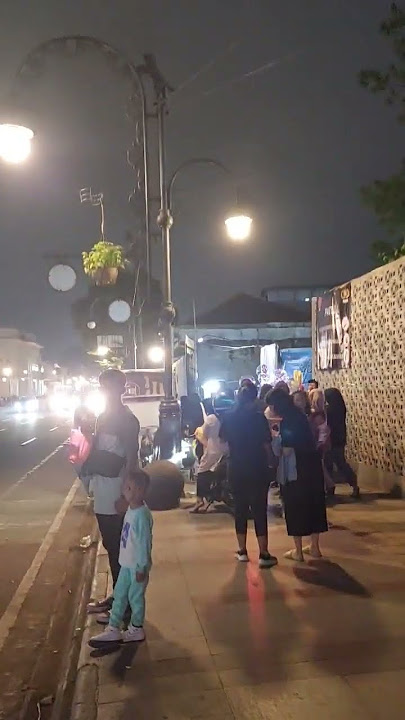 Suasana kota Bandung di malam hari. Asia Africa!!