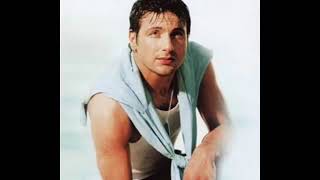 Davut Güloğlu_Bu Mezarda Sevdiğim Var