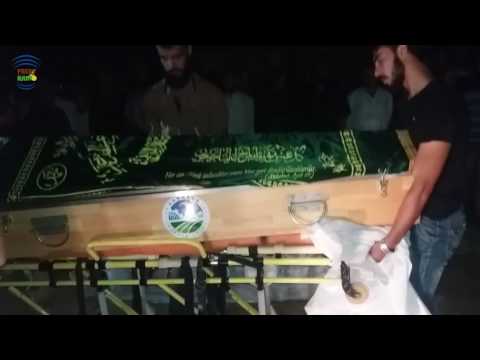 الشهيدة اماني الرحمونلحظة وصول جثماني المغدورة أماني الرحمون وطفلها إلى قرية جبالا بريف إدلب