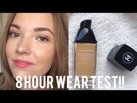 CHANEL Vitalumiere Satin Smoothing Fluid Makeup