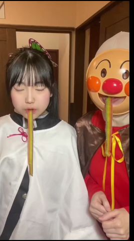 WAIT FOR IT! どっちが早く食べられるかな。 #sorts #cosplay #funny