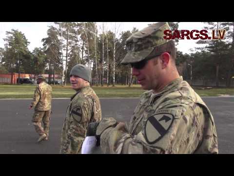 Video: Atšķirība Starp Militāro Un Armiju