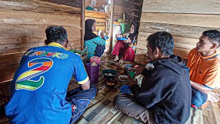 SIANG INI KEDATANGAN TEMAN ORANG TUA KU DI KEBUN MAKAN BERSAMA DI PONDOK DAN BAWAKAN SAYURAN