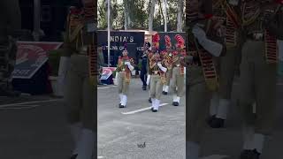 Pak-India Border Flag-Lowering: Hilarious Soldier Face-off #india