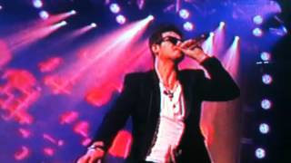 Robin Thicke (Angel) Dick Clark&#39;s New Years 2011/2012