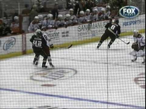 Shane Doan "hits" Dan Sexton