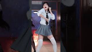 속바지도 짧은 스쿨룩 레드벨벳 슬기