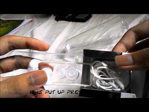 The unboxing of Philips earphone (SHE3590)