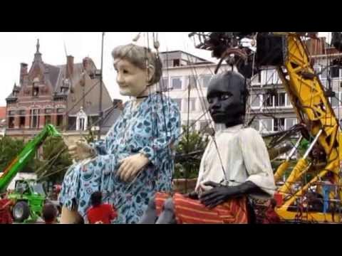 Royal de Luxe - Antwerpen - le mur de planck - De reuzen - YouTube
