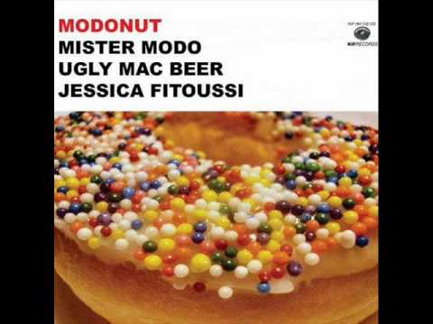 Смотреть «Drum Roll / I Am the Record - Modonut» на YouTube