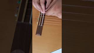 Como colocar corda de nylon sem bolinha no violão