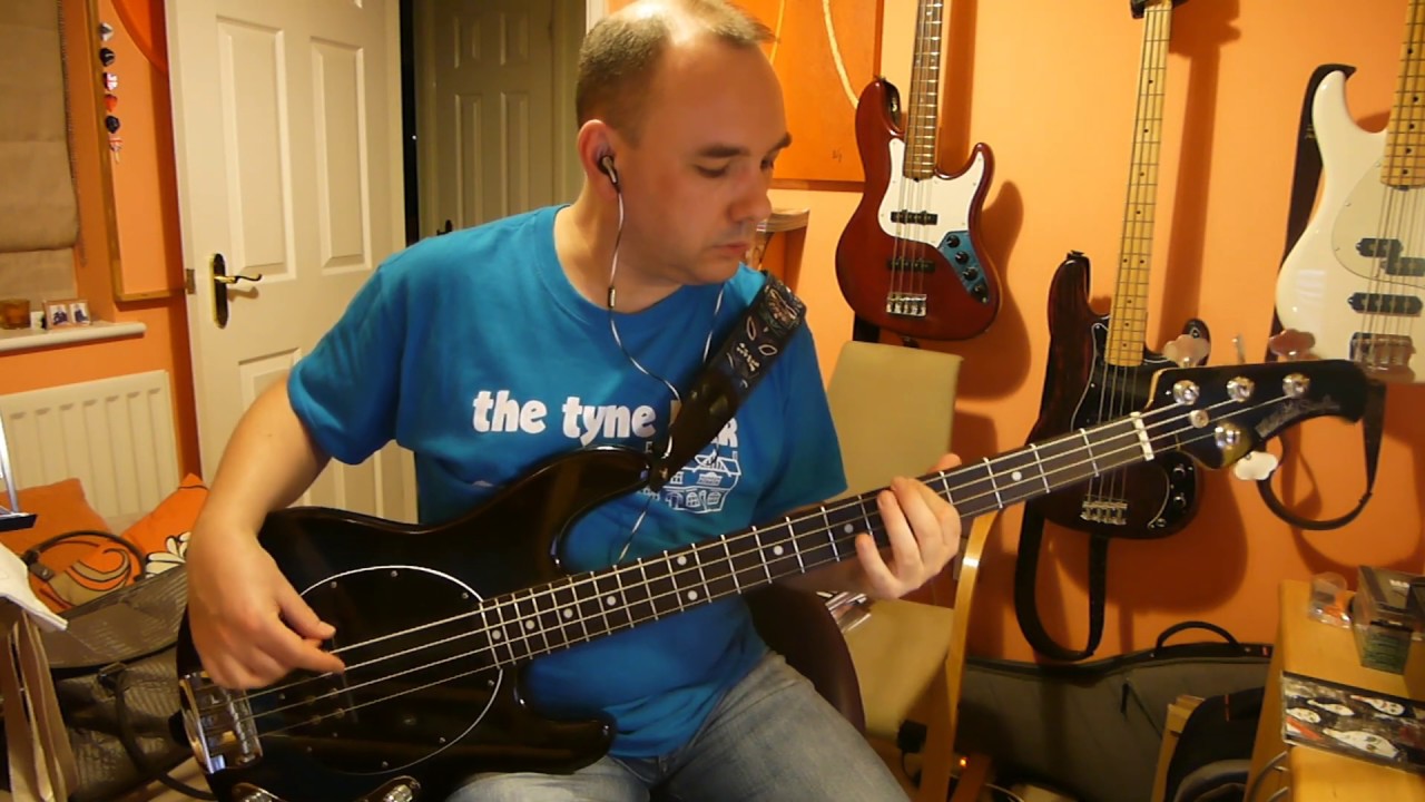 Magazine - Definitive Gaze (bass cover)