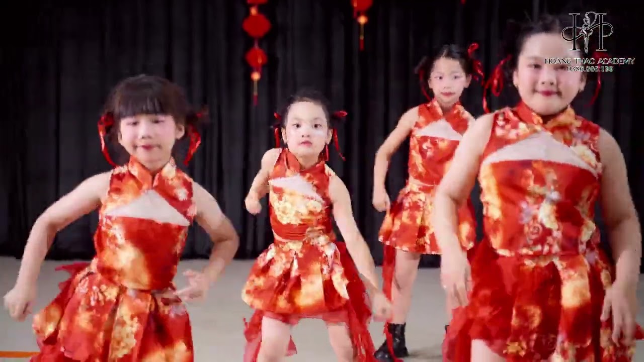 Nhảy: Oẳn tù xì - Chào Xuân 2026 | Hoàng Thảo Academy