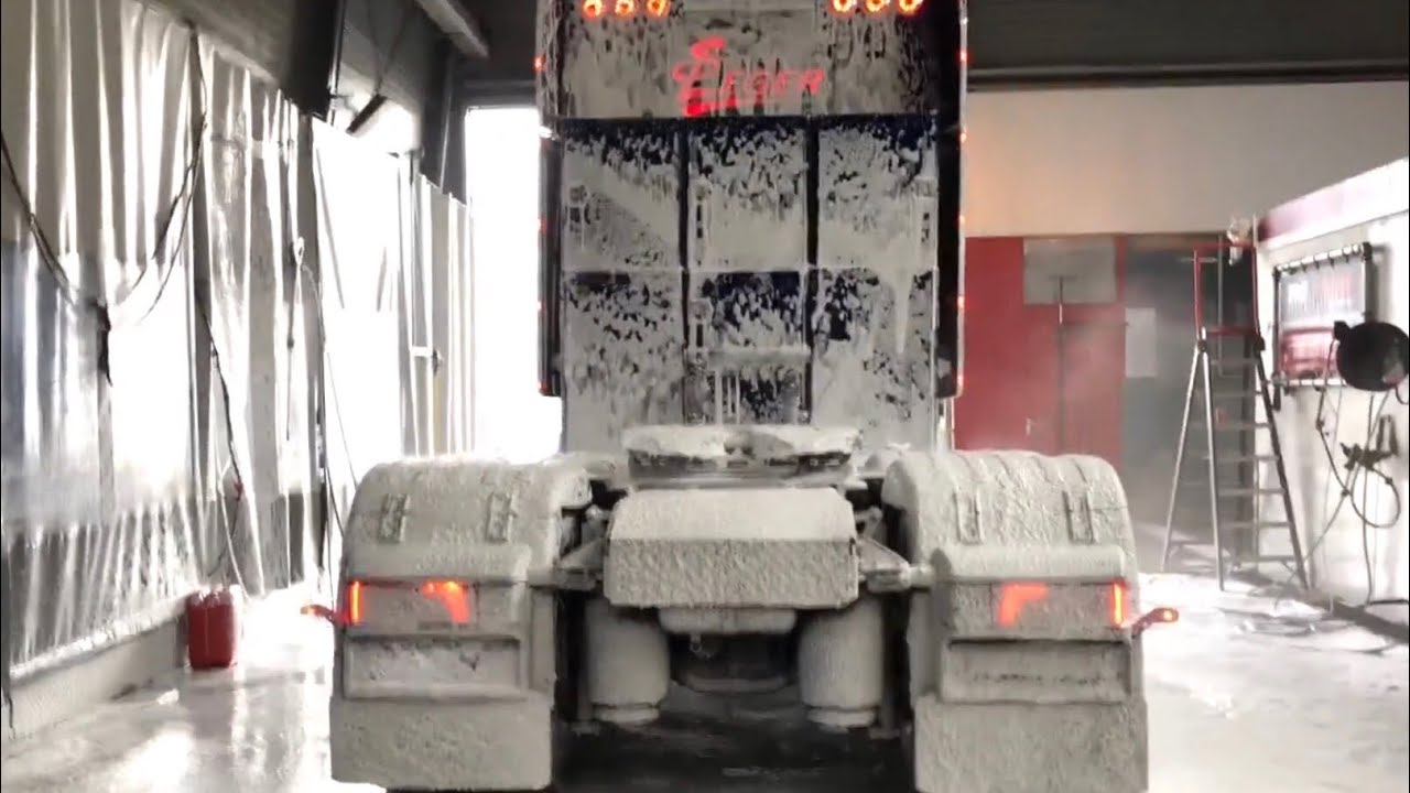 ProNano Nano Wax for this beautifull 😍 Custom Scania V8 R580 from Transports Sylvain Léger