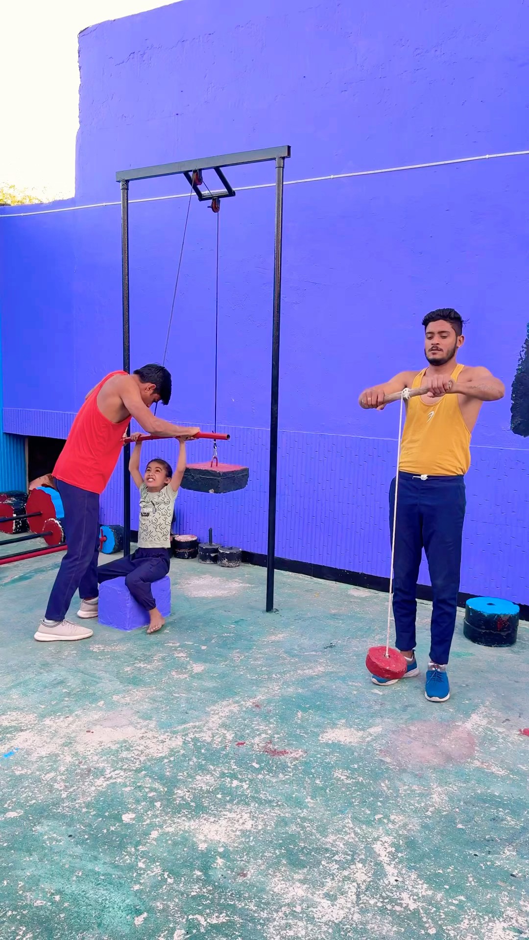 Sister Ko Dekho Piche ?? #shortvideo #funny #comedy