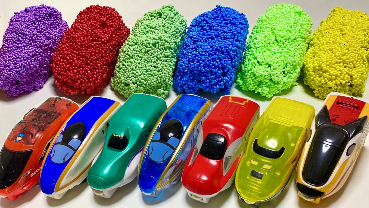 BRIO 超お得セット（はやぶさ、こまち、京葉線、新幹線、動力車）、情景、トミカ プラレールの上をBrioの新幹線が走るよ！トミカと遊べる踏切の