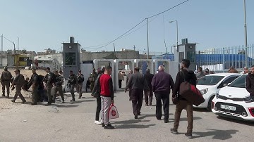 Muslim faithful cross into Jerusalem for Friday prayers