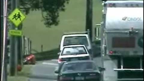 KANN Semi-Automated Side Loader on Onyx Superior Route in Auckland, New Zealand