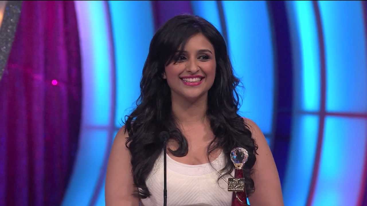 Parineeti Chopra wins Favorite Debut Actor (Male/Female) at People's Choice Awards 2012 [HD]