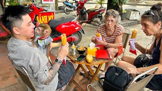 Dad and monkey Kaka happily had breakfast with Australian fans