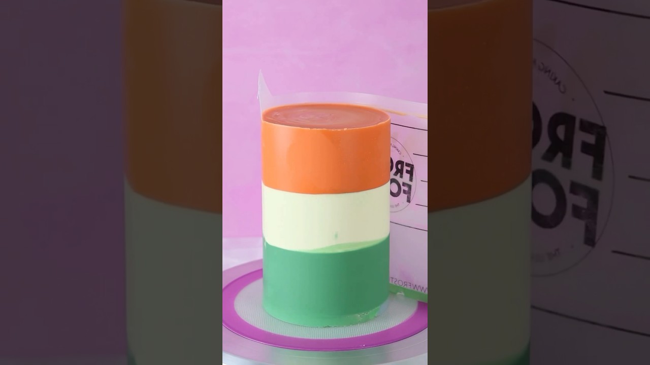 St. Patrick’s Day Cake made with Frost Form & Butter Ganache! 🍀 Shop frostform.com 