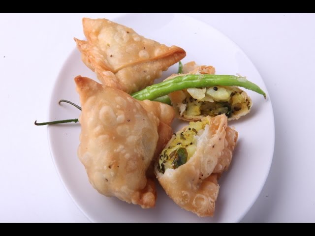 STREET STYLE ALOO SAMOSA | Vahchef - VahRehVah