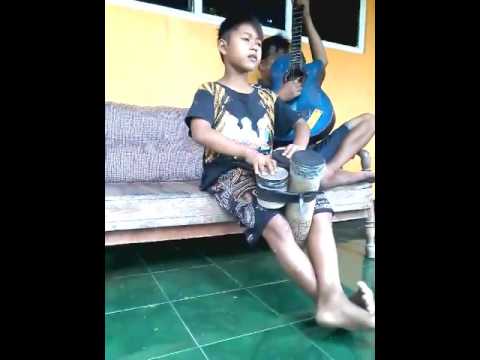 Ucup KING OF KENDANG    .duet VS Sauman        .(kepuh klagen)