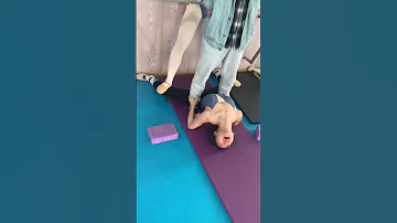 厳し過ぎる柔軟トレーニングに号泣 
