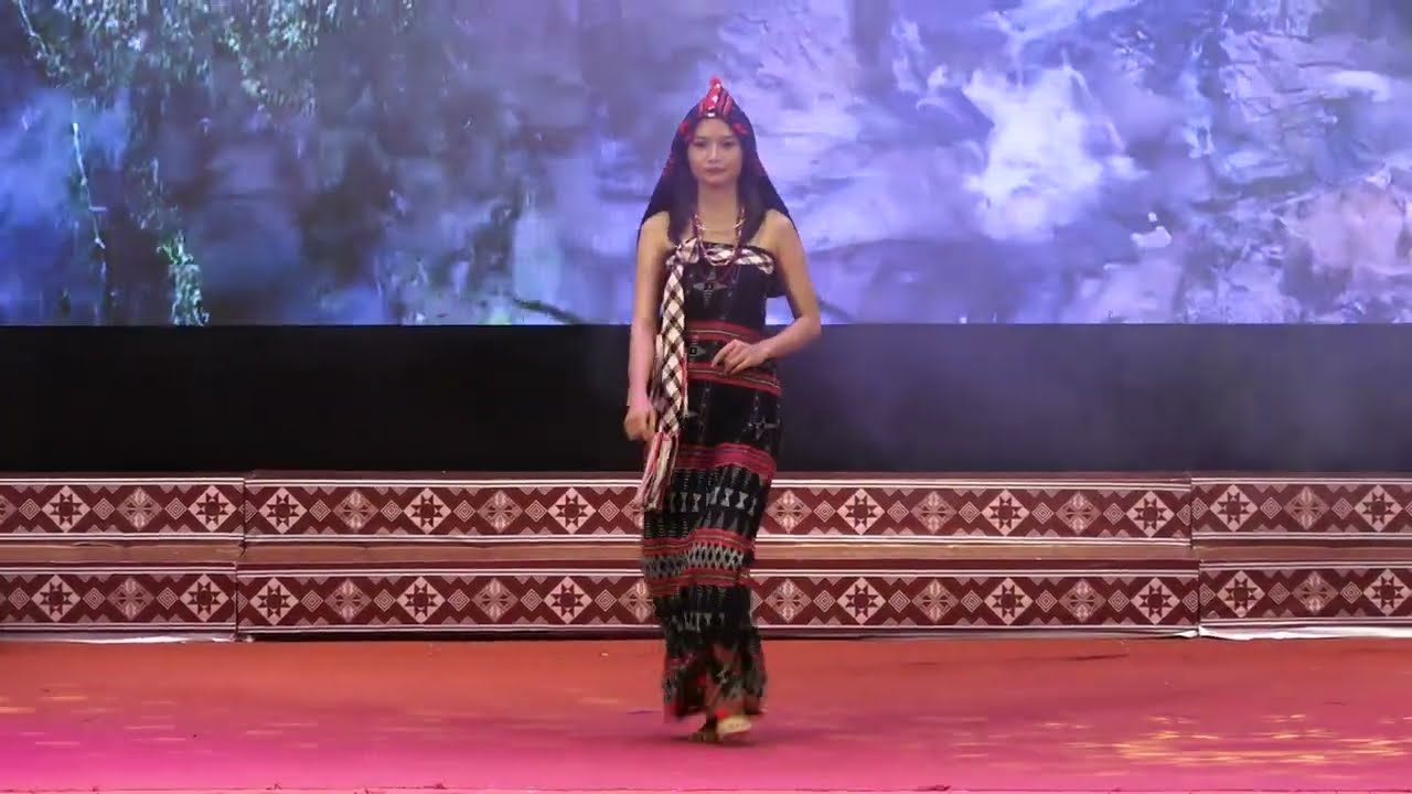 Trình diễn trang phục dân tộc Cơ Tu, Giẻ Triêng|| Tỉnh Quảng Nam