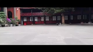 成都文殊院三大士殿门前的楹联：见了便做了，了了有何不了
