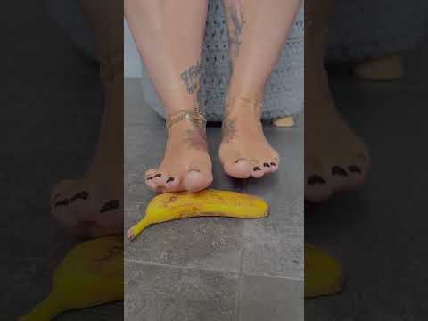 #asmr #shorts #stomping #crushexperiment #crushing #foot