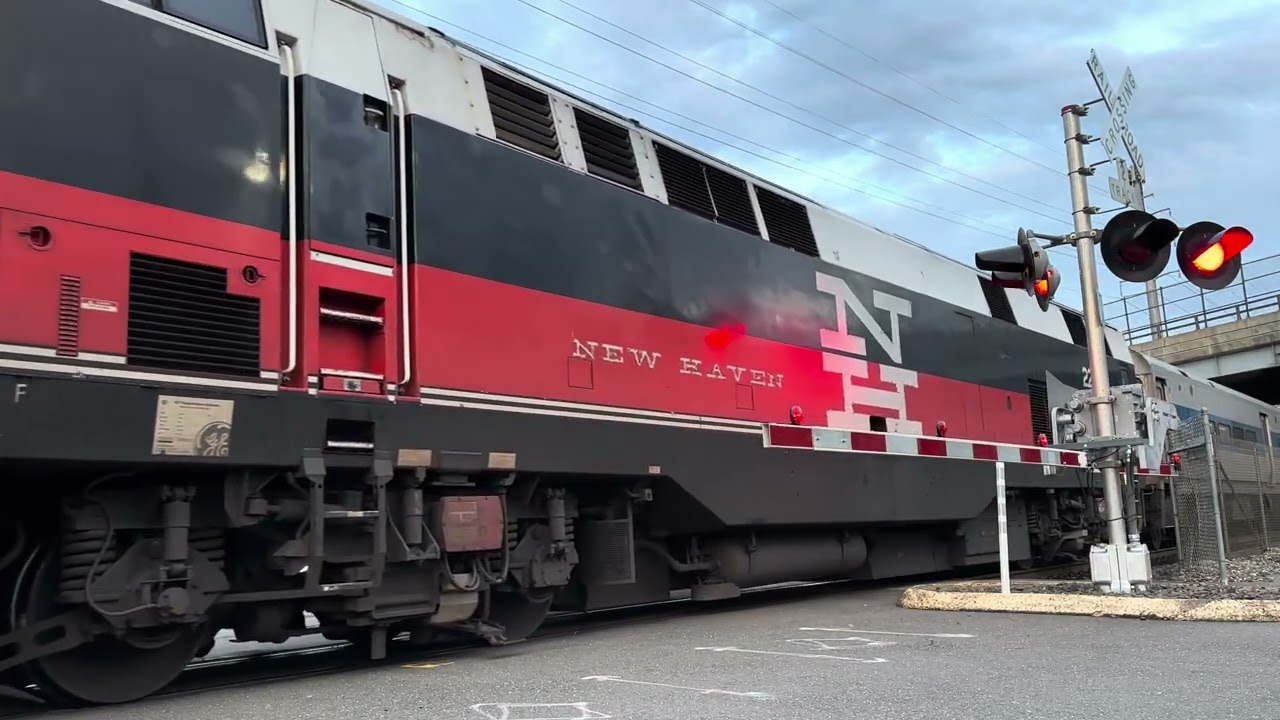 Metro-North 1860 @ Wilton