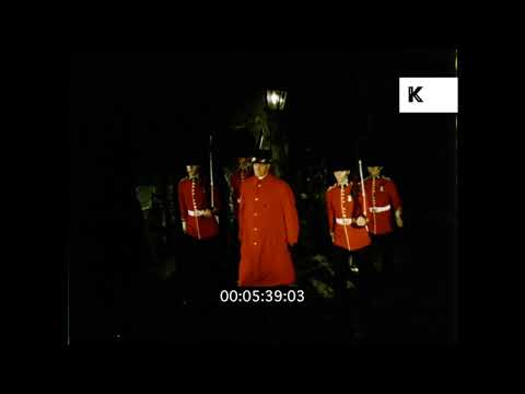 วีดีโอ: คู่มือพิธีมอบกุญแจ ณ หอคอยแห่งลอนดอน
