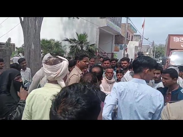 अमरोहा में गैस संकट से भड़का गुस्सा: 10 दिन से सिलेंडर नहीं, उपभोक्ताओं ने हाईवे किया जाम