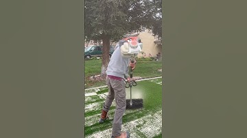 Brushing infill in artificial turf