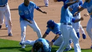 5/28/16: Royals score seven in 9th for comeback win